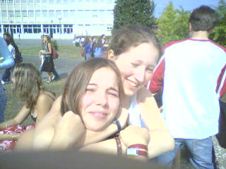 Amandine, Marie et Thierry de dos ! lol